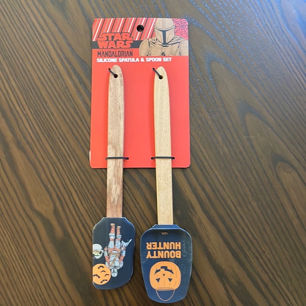 NWT Star Wars Mandalorian 2 Pack Spatula Spoon Set Halloween Bounty Hunter